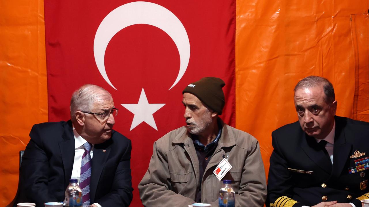 Bakan Güler’den şehit Ufuk Akıncı’nın ailesine taziye ziyareti