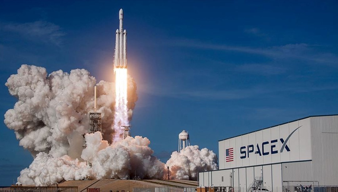 SpaceX roketinin enkazı Polonya’ya düştü
