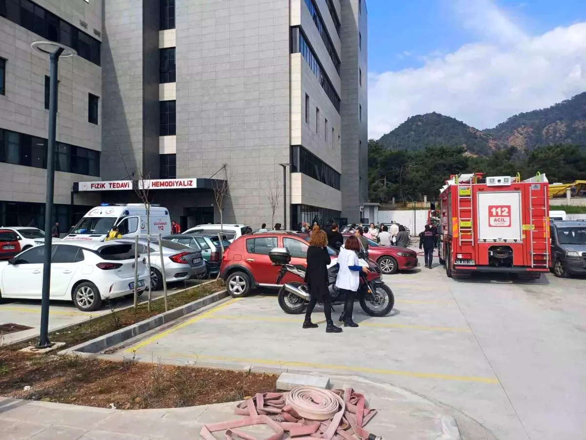 Marmaris Devlet Hastanesi’nde Yangın Paniği